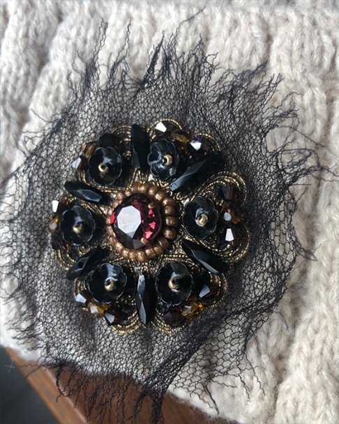 -broche noire